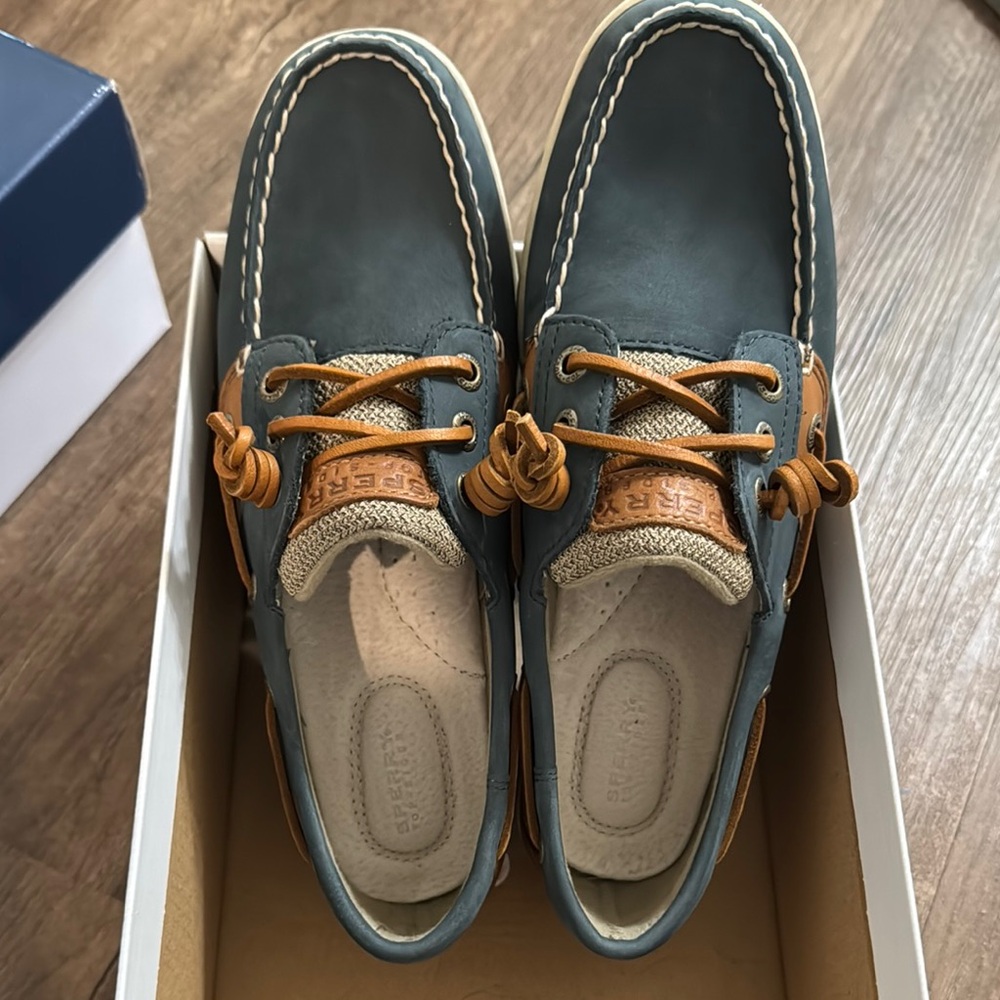 Sperry Women’s Blue and Tan Boat Shoes
